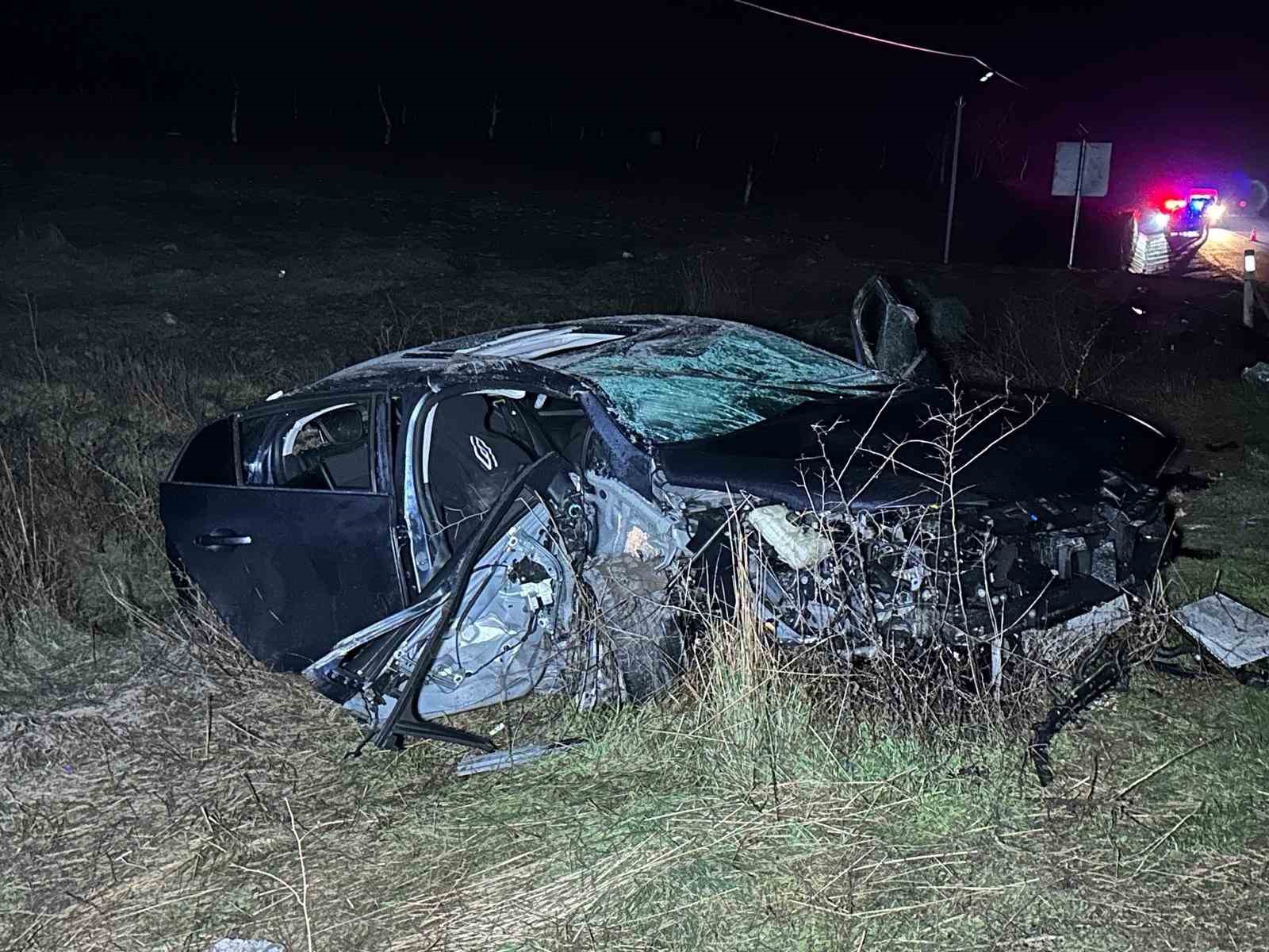 usakta otomobil sarampole devrilip takla atti 1 olu 3 yarali 5 DTT8QYSW
