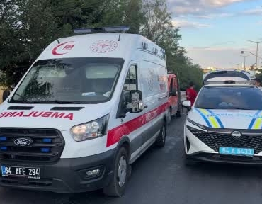 usakta-otomobilin-tira-arkadan-carpti-4-yarali-qHsa4LJY.jpg