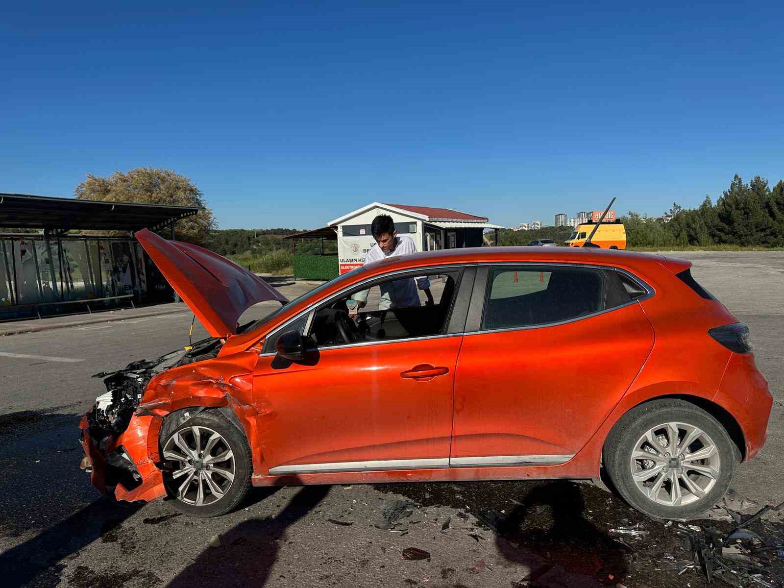usakta otomobiller carpisti 5 yarali 2 8C3DqqS7