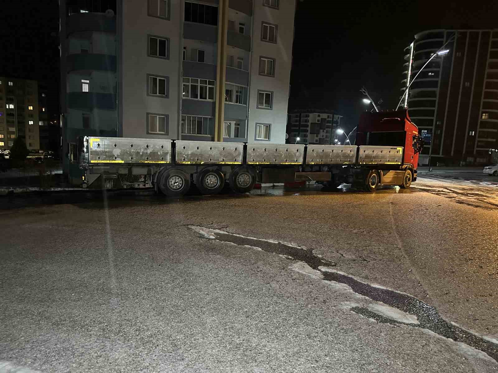 usakta saganak yagis sonrasi dolu etkili oldu 8 L33PnwnR