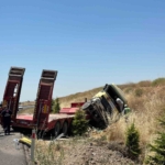 usakta-tir-sarampole-devrildi-1i-agir-3-yarali-PLkBLJVJ.jpg