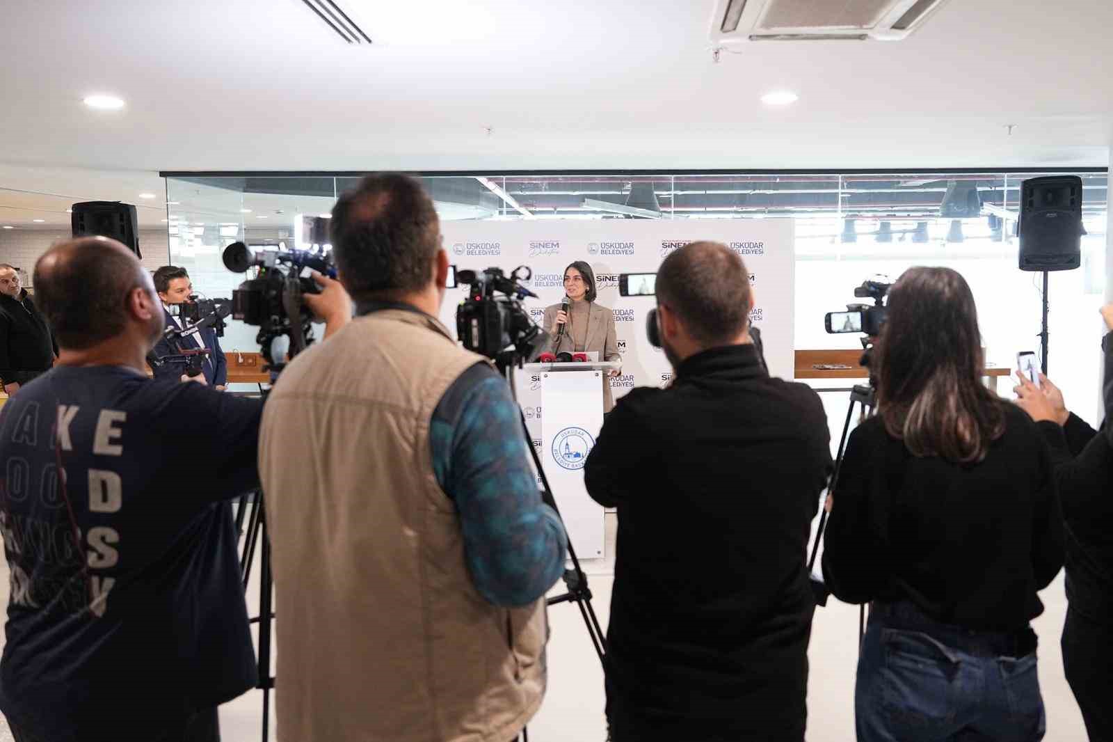 uskudar belediyesinden gazetecilere anlamli jest 4 zzUTAVMI