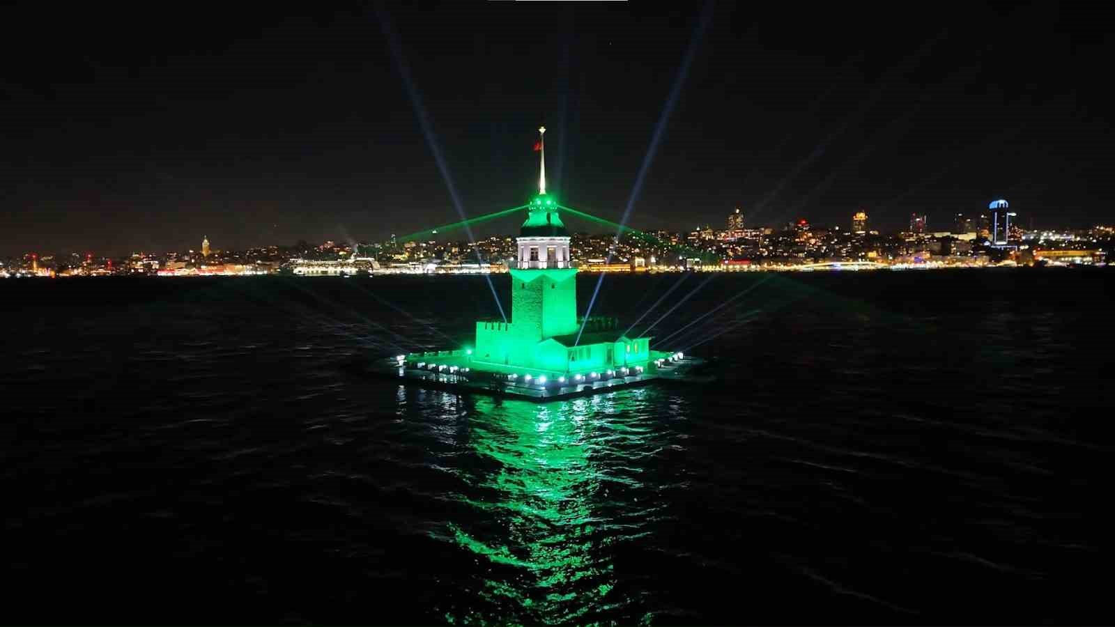 uskudar kiz kulesinde yilbasina ozel isik sovu mest etti 1 25OkniXG