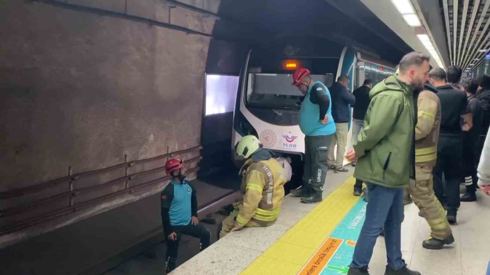 uskudar marmaray istasyonunda raylara atlayan kadin hayatini kaybetti 1