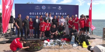 uskudarda-dalgiclar-ve-ozel-sporcular-deniz-temizligi-icin-bulustu-XmZlh8Fi.jpg