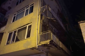 Kuaför dükkanına baltalı saldırı kamerada 1 thumbnail