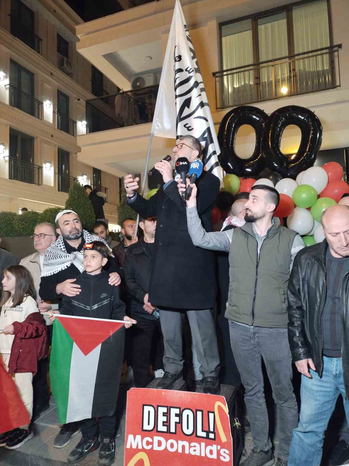uskudarda fast food zincirini boykot 200uncu gunune ulasti 3 SdSzpRYv