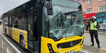 uskudarda-iki-iett-otobusu-carpisti-n6xLKCiL.jpg