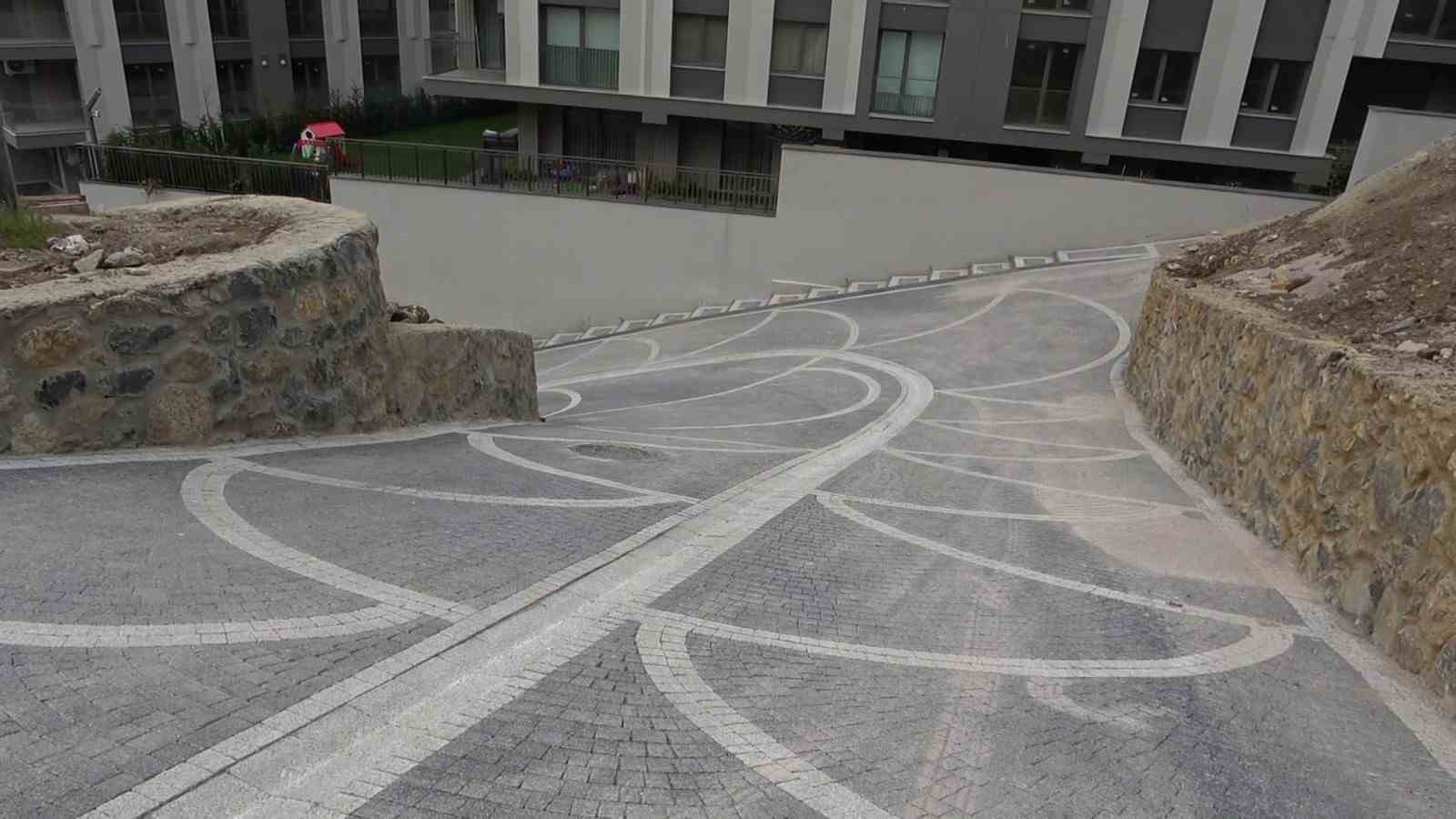uskudarda mahalle sakinleri yol magduriyetine cozum bekliyor 1