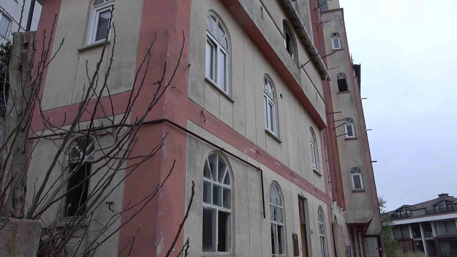 uskudarda metruk binadaki uyusturucu kullanimi mahalle sakinlerini tedirgin ediyor 3 9rWgsScb
