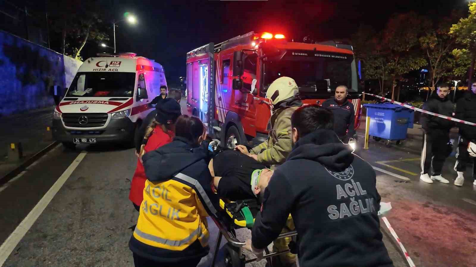 uskudarda zincirleme kaza tofas marka arac hurdaya dondu 0 Enzy1PNV