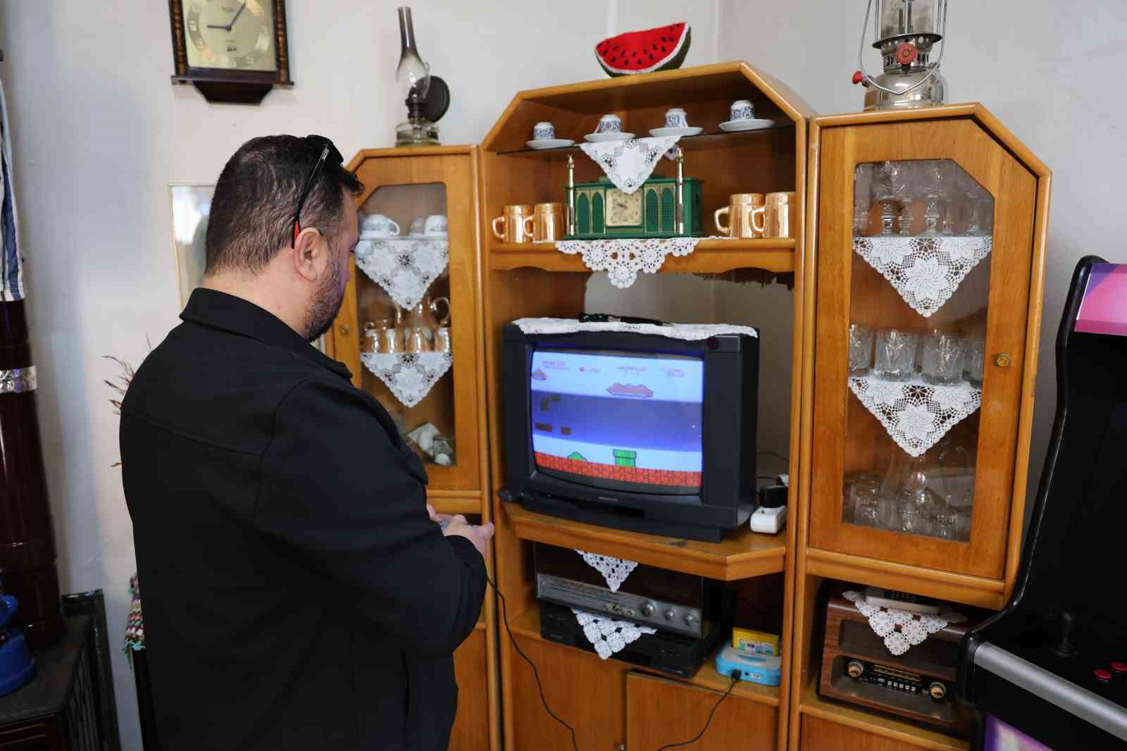 Üsküdar’daki "90’lar Evi’ ziyaretçilerini zamanda yolculuğa çıkarıyor 9 uskudardaki 90lar evi ziyaretcilerini zamanda yolculuga cikariyor 5 gDR1snTA
