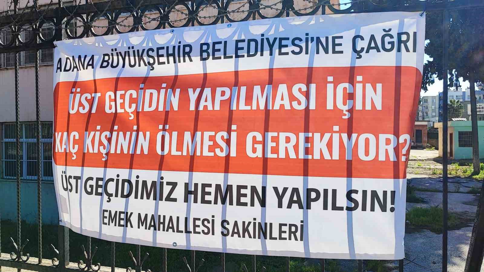 ust gecit isteyen mahalleli eylem yapip belediyeye tepki gosterdi 4 EFLbappP