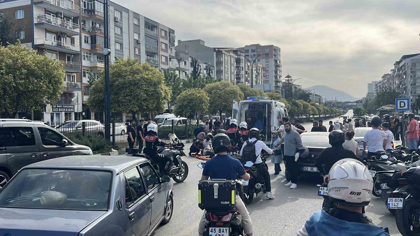 ust gecitteki asansorde kurtarma calismasi yapilirken iki motosiklet carpisti 2 yarali 1 AOyth8zB