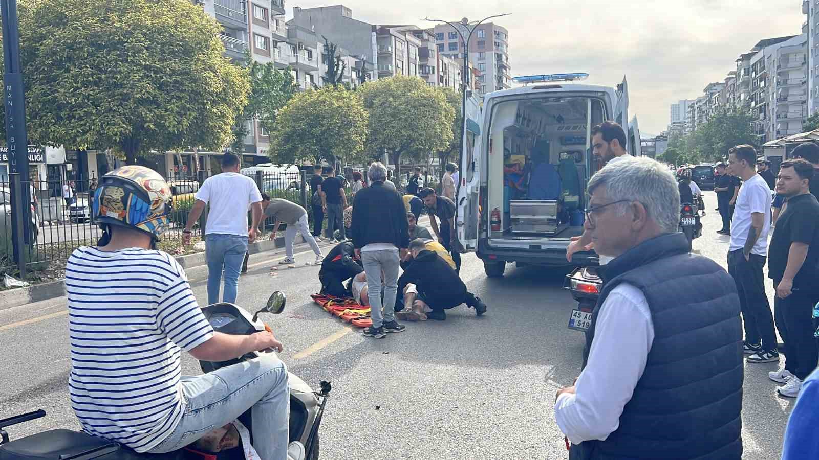 ust gecitteki asansorde kurtarma calismasi yapilirken iki motosiklet carpisti 2 yarali 4 vwiaDyDn