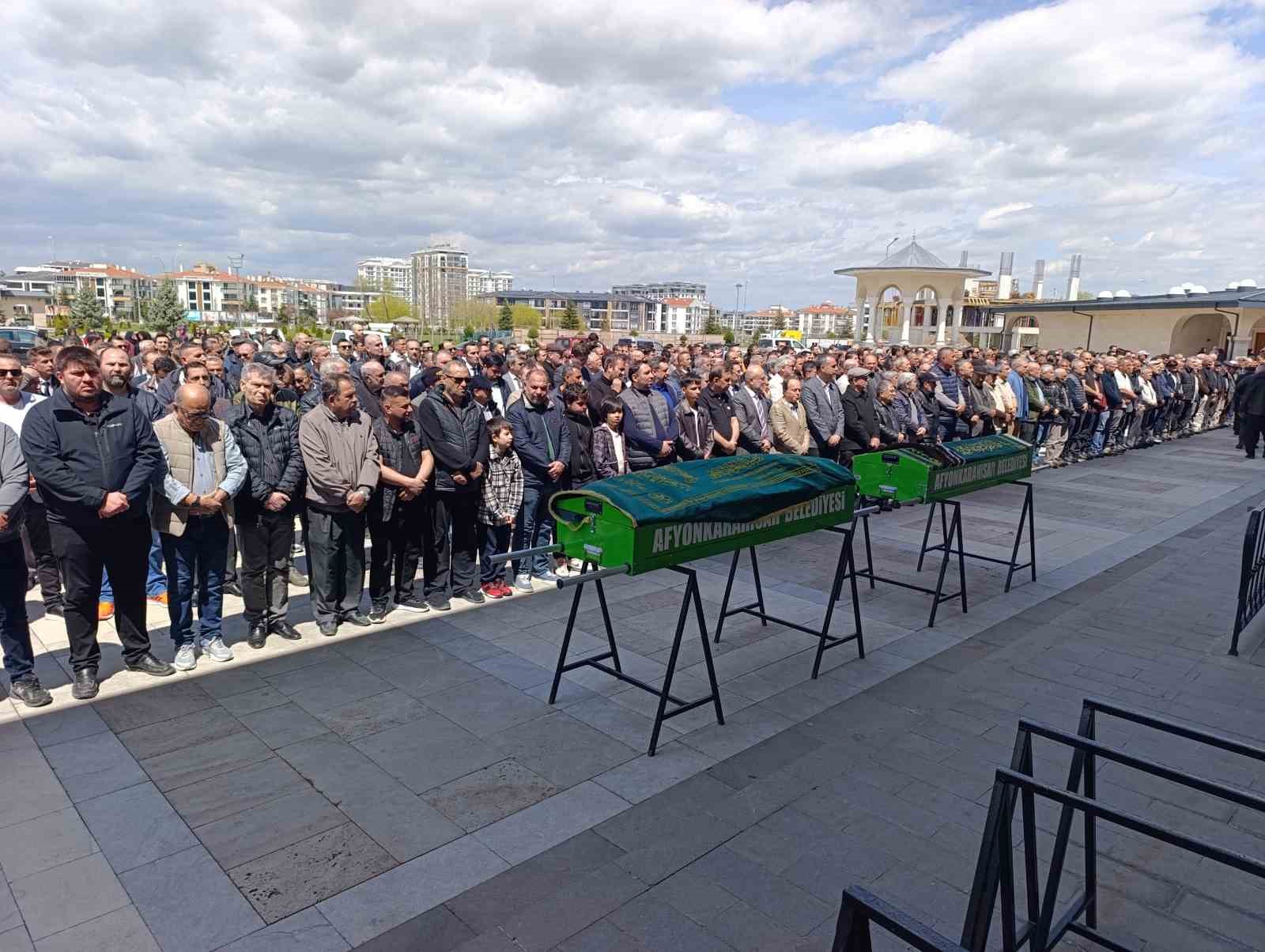 Üst kat komşularının katlettiği çift toprağa verildi 5 ust kat komsularinin katlettigi cift topraga verildi 1 9s7uBCyf