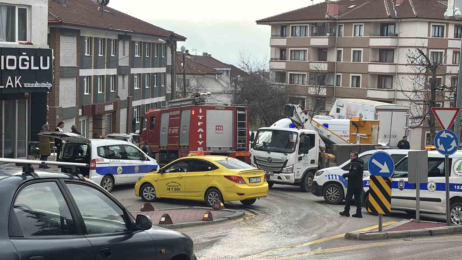 ust katlari otel olarak kullanilan is merkezinde cikan yangin ekipleri harekete gecirdi 1 YItPzMaz