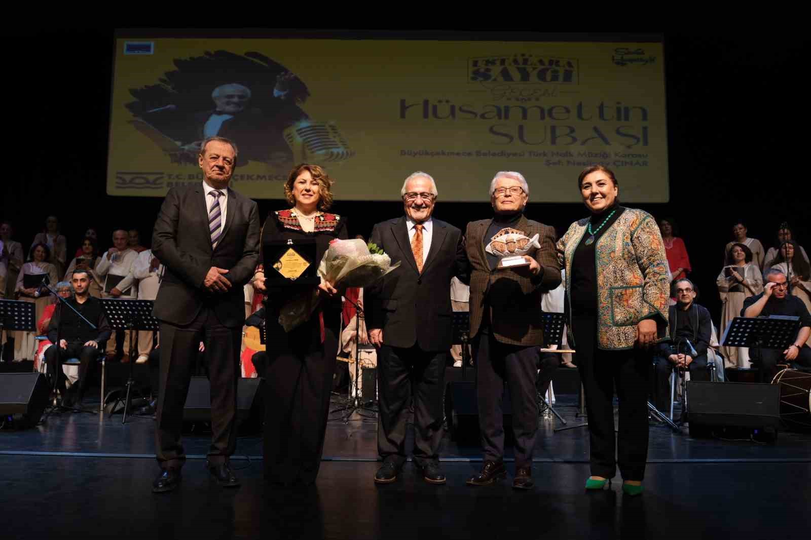 ustalara saygi gecesine usta sanatci husamettin subasi sahne aldi 2 sY6CvOlM