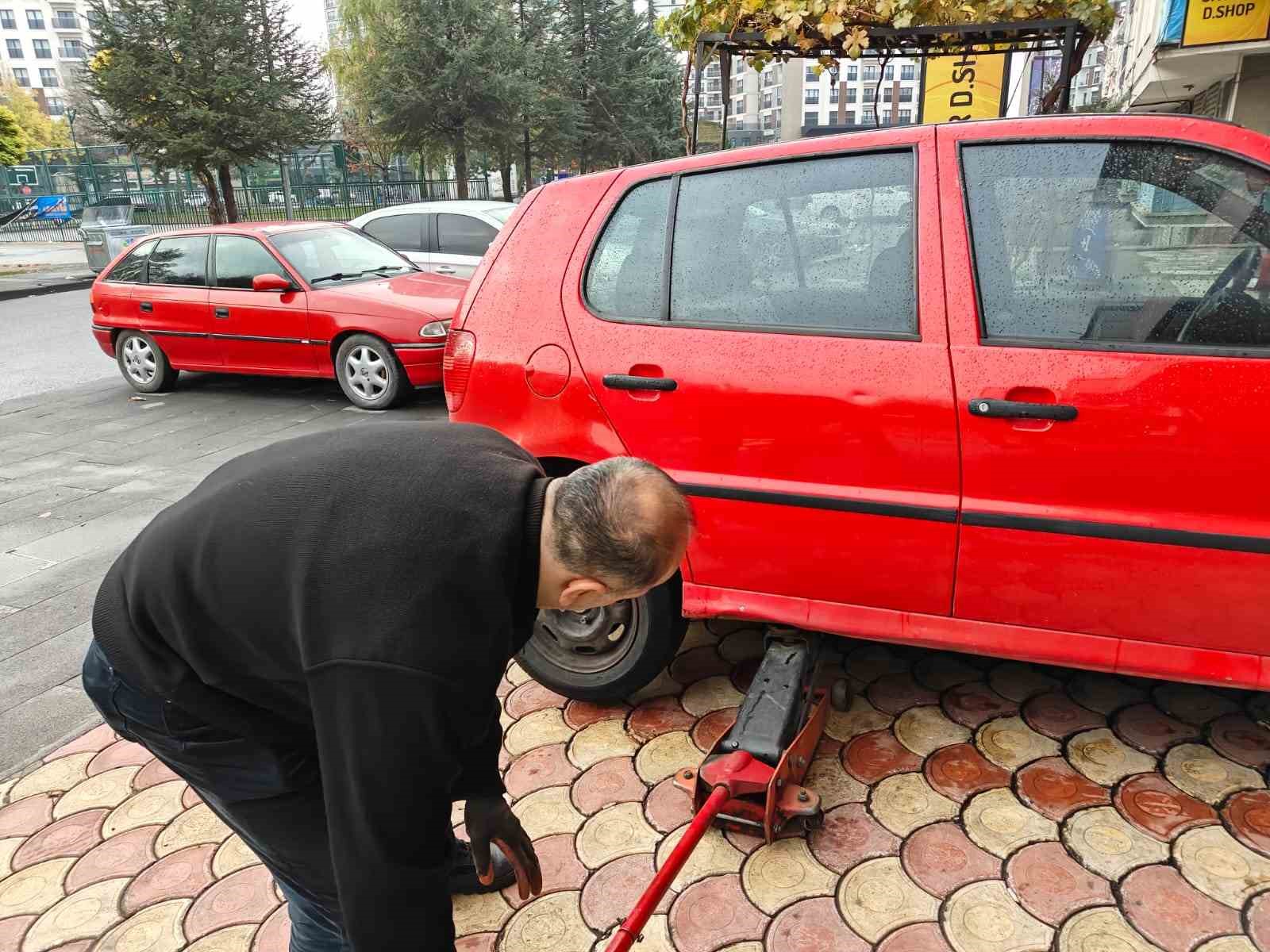 Ustasından kış lastiği uyarısı: "Can güvenliğimiz için lastiklerimizi taktıralım" 5 ustasindan kis lastigi uyarisi can guvenligimiz icin lastiklerimizi taktiralim 1 gdVVhqX9