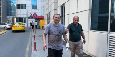 ustu-kan-icinde-kalan-acemi-kasap-sadece-bicak-kaydi-ciddi-bir-sey-yok-zMQZm9qO.jpg