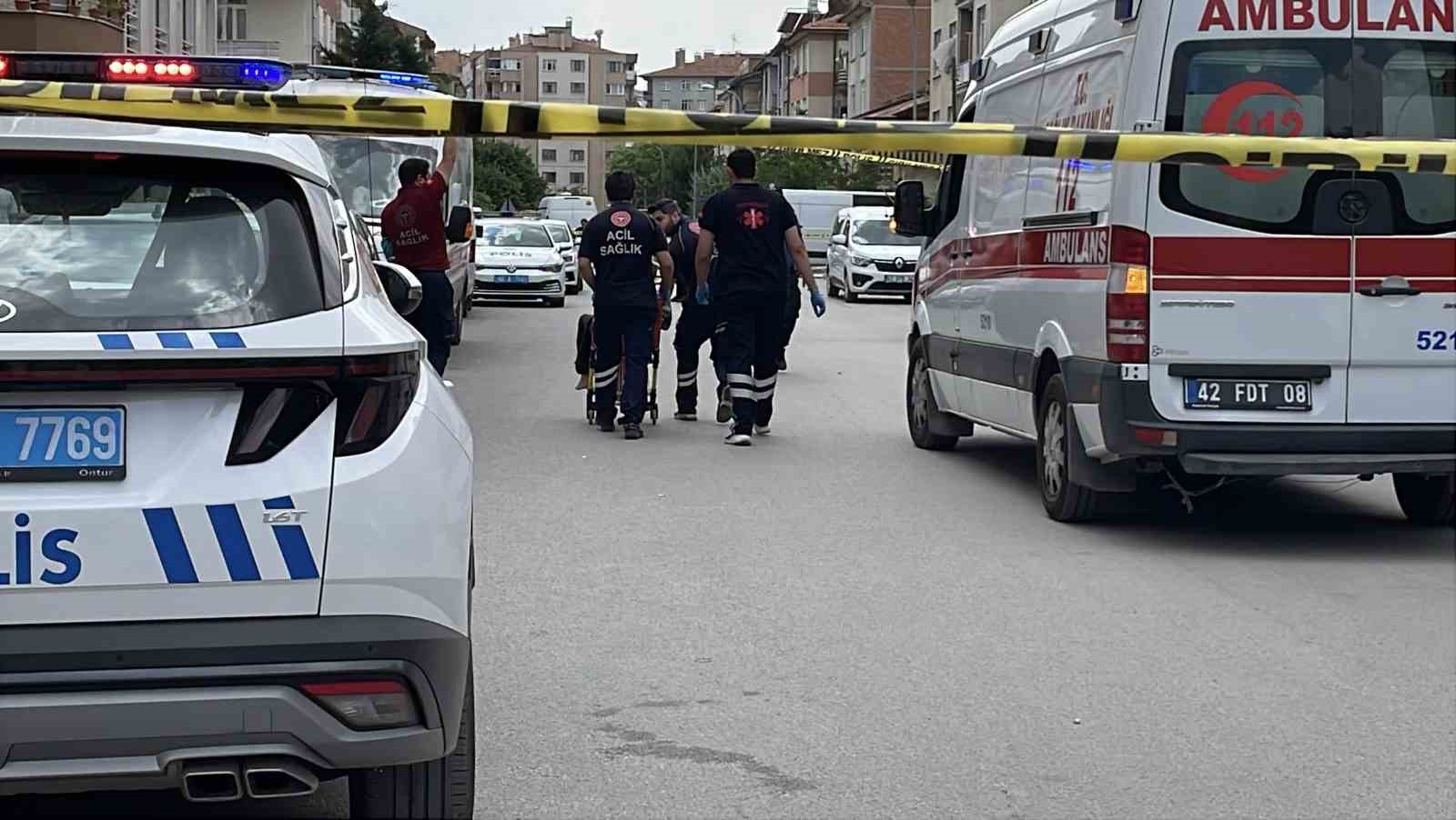 Üvey annesi ile kız kardeşinin boğazını keserek öldürdü 4 uvey annesi ile kiz kardesinin bogazini keserek oldurdu 0