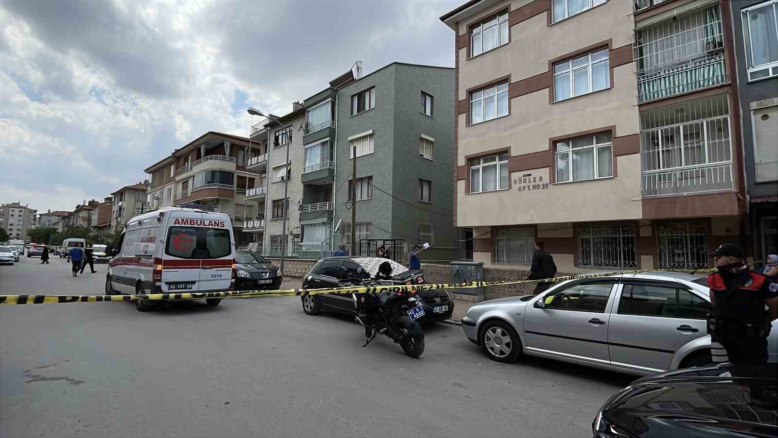 Üvey annesi ile kız kardeşinin boğazını keserek öldürdü 5 uvey annesi ile kiz kardesinin bogazini keserek oldurdu 1 uIOCVWb5