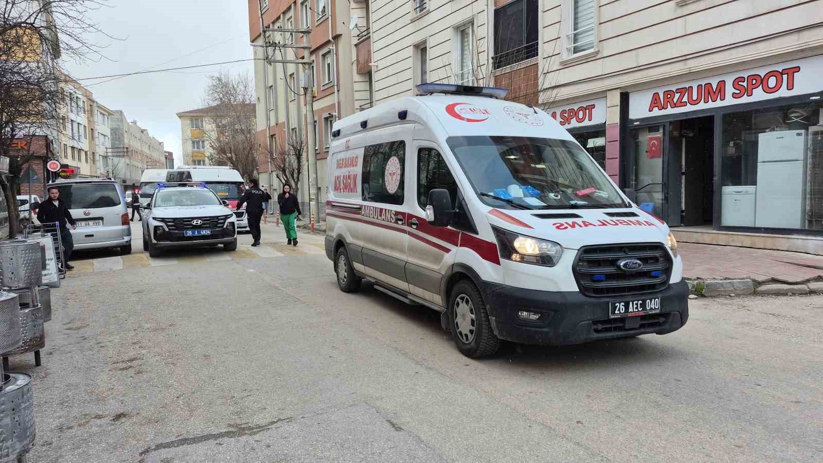 uvey oglu tarafindan bicaklanan adam hayatini kaybetti 1 7vBwcOGZ