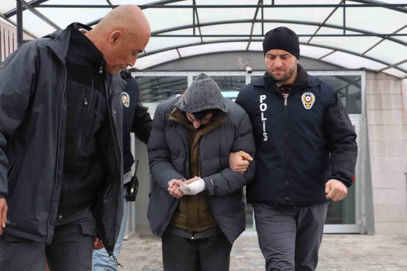 uvey oglu tarafindan bicaklanan adam hayatini kaybetti 4 sImffEvm