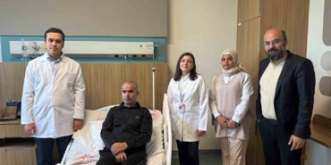 uyanik-beyin-ameliyatiyla-tumor-alindi-dlv8T6hH.jpg