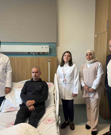 uyanik-beyin-ameliyatiyla-tumor-alindi-dlv8T6hH.jpg