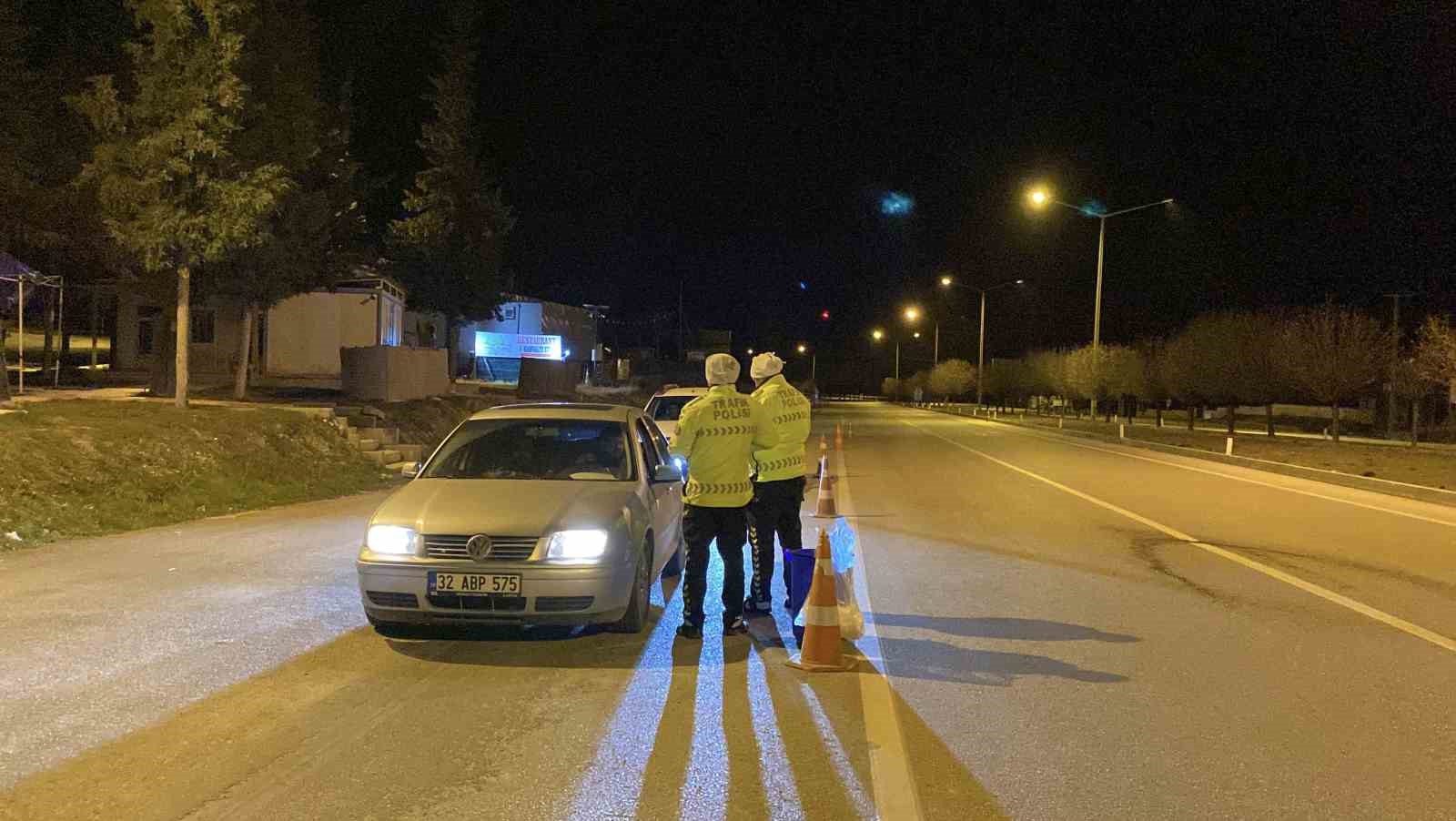 uygulama noktasindan kacan tir surucusunun ehliyetsiz oldugu ve arandigi ortaya cikti 2 TyD2kPhm