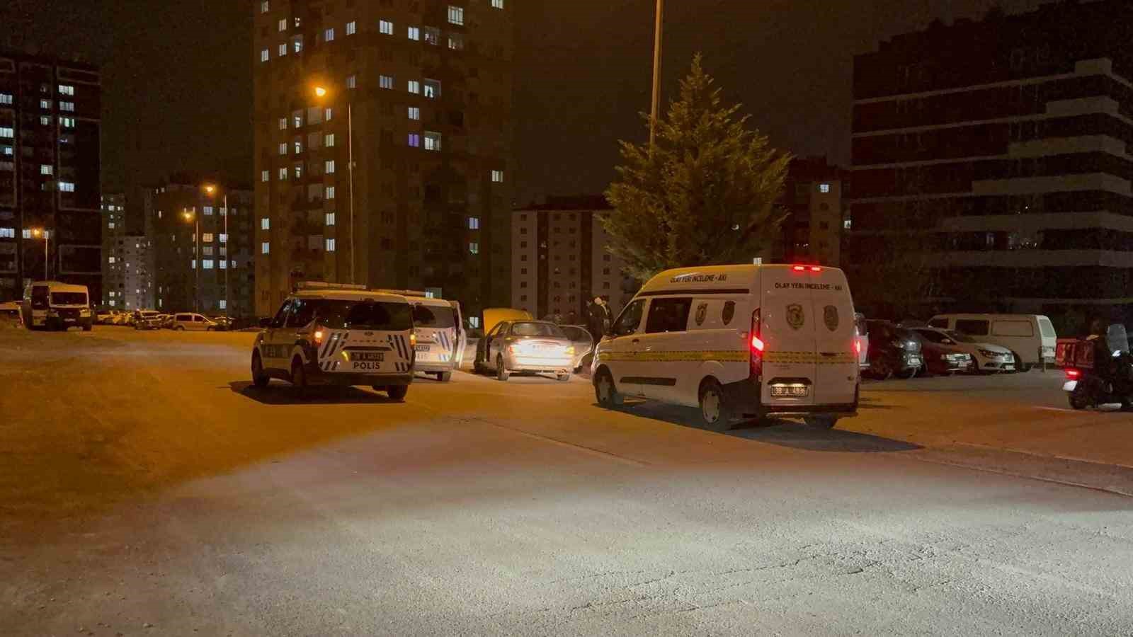 Uygulamada görevli polise çarpıp kaçtılar: 4 gözaltı 5 uygulamada gorevli polise carpip kactilar 4 gozalti 1 JeMrSqgj