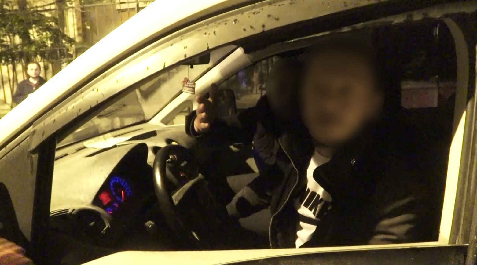 uygulamada goruntu alan gazetecinin uzerine yurudu cekme beni senin donuna kadar alirim 3 6bCPaIsK
