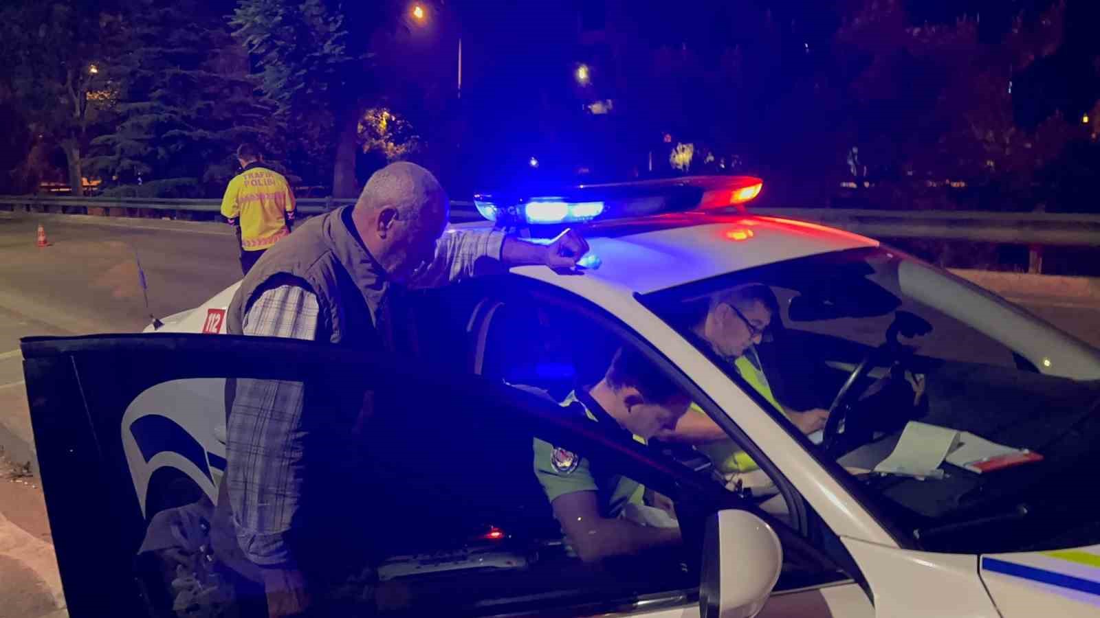 Uygulamadan kaçtı, polis yakaladı..Cezayı duydu, "Yandık yandık" dedi 8 uygulamadan kacti polis yakaladicezayi duydu yandik yandik dedi 4 nZdZaCCR