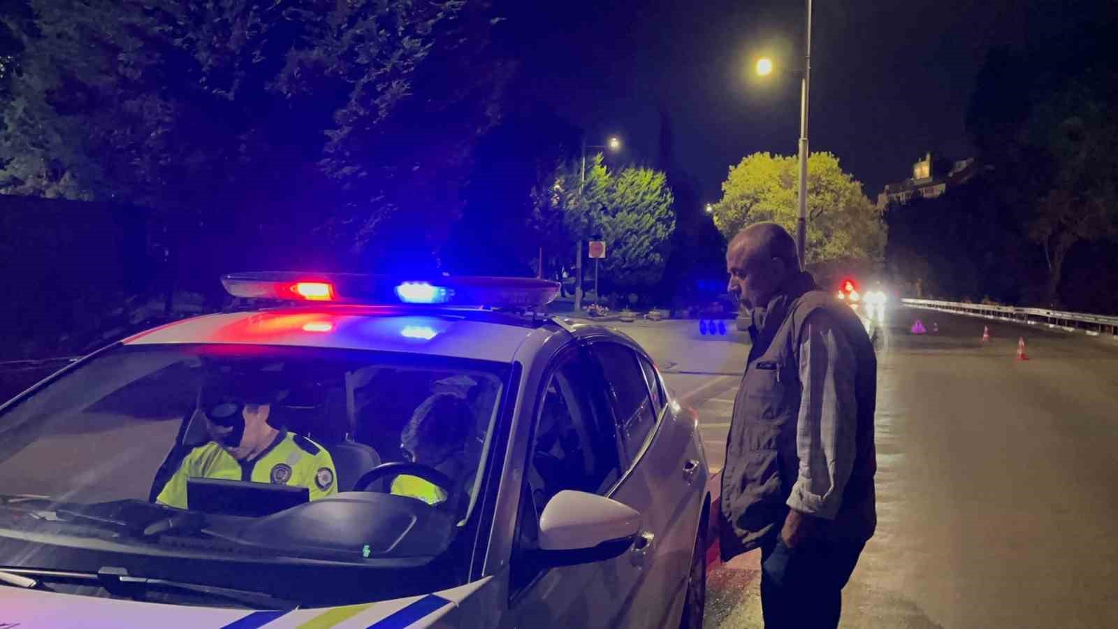 Uygulamadan kaçtı, polis yakaladı..Cezayı duydu, "Yandık yandık" dedi 9 uygulamadan kacti polis yakaladicezayi duydu yandik yandik dedi 5 MSrtgBjD