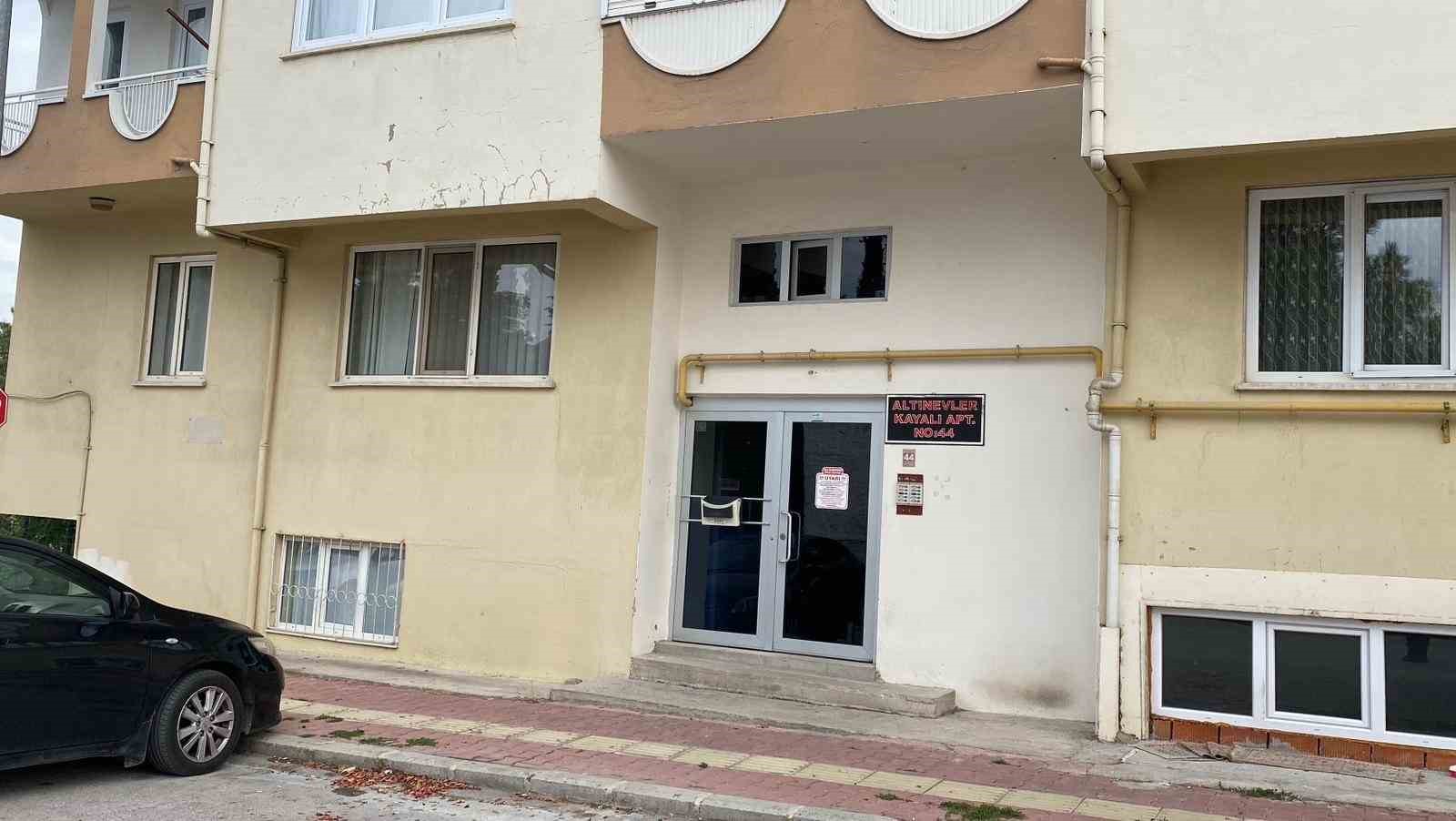 Uyudukları esnada asma tavan üzerine çöken kadın hastaneden taburcu oldu 6 uyuduklari esnada asma tavan uzerine coken kadin hastaneden taburcu oldu 2