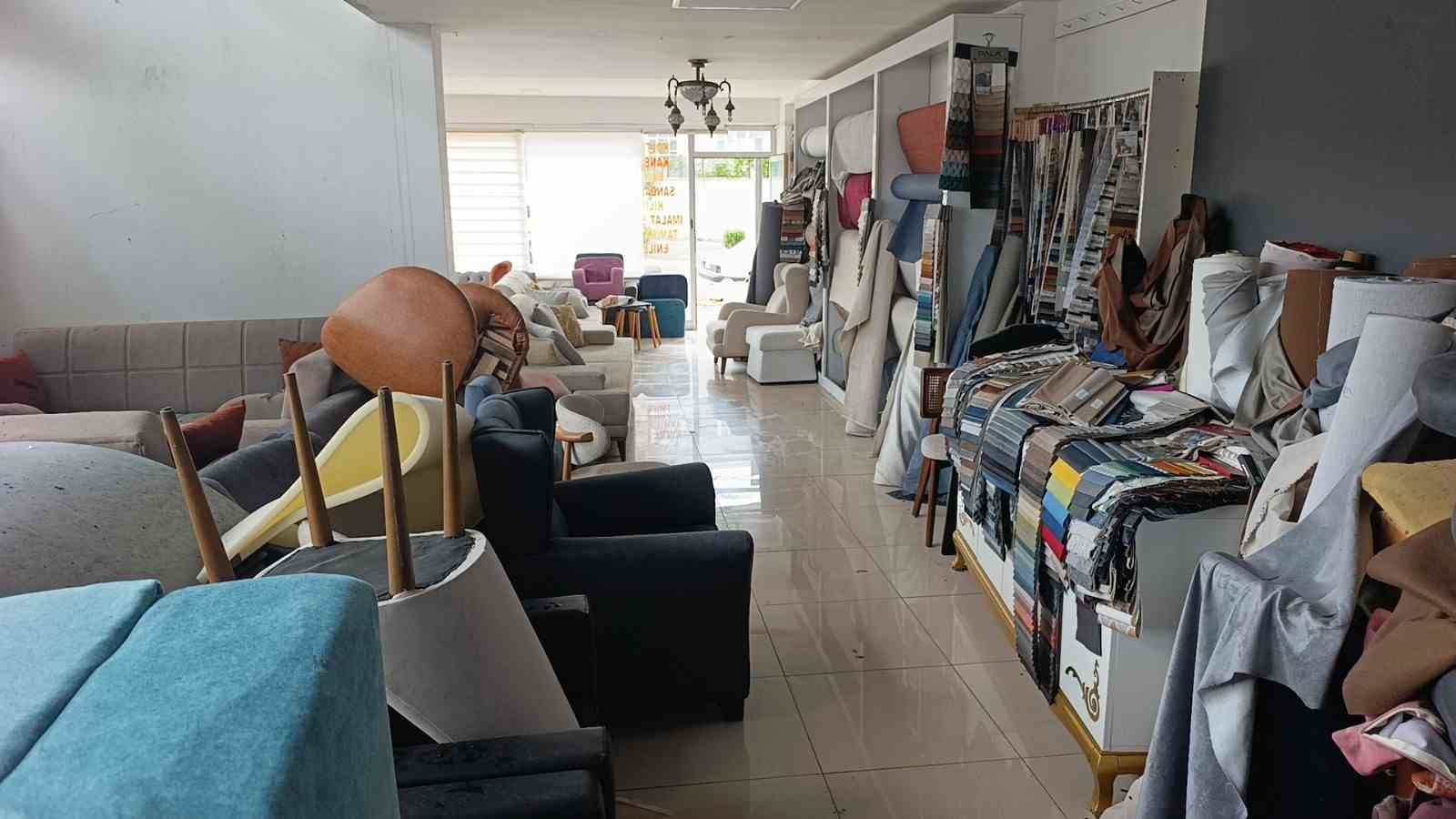 Uyurken camın patlama sesine uyandı, ihbarla iş yerini küle dönmekten kurtardı 6 uyurken camin patlama sesine uyandi ihbarla is yerini kule donmekten kurtardi 2 IuyFsutJ