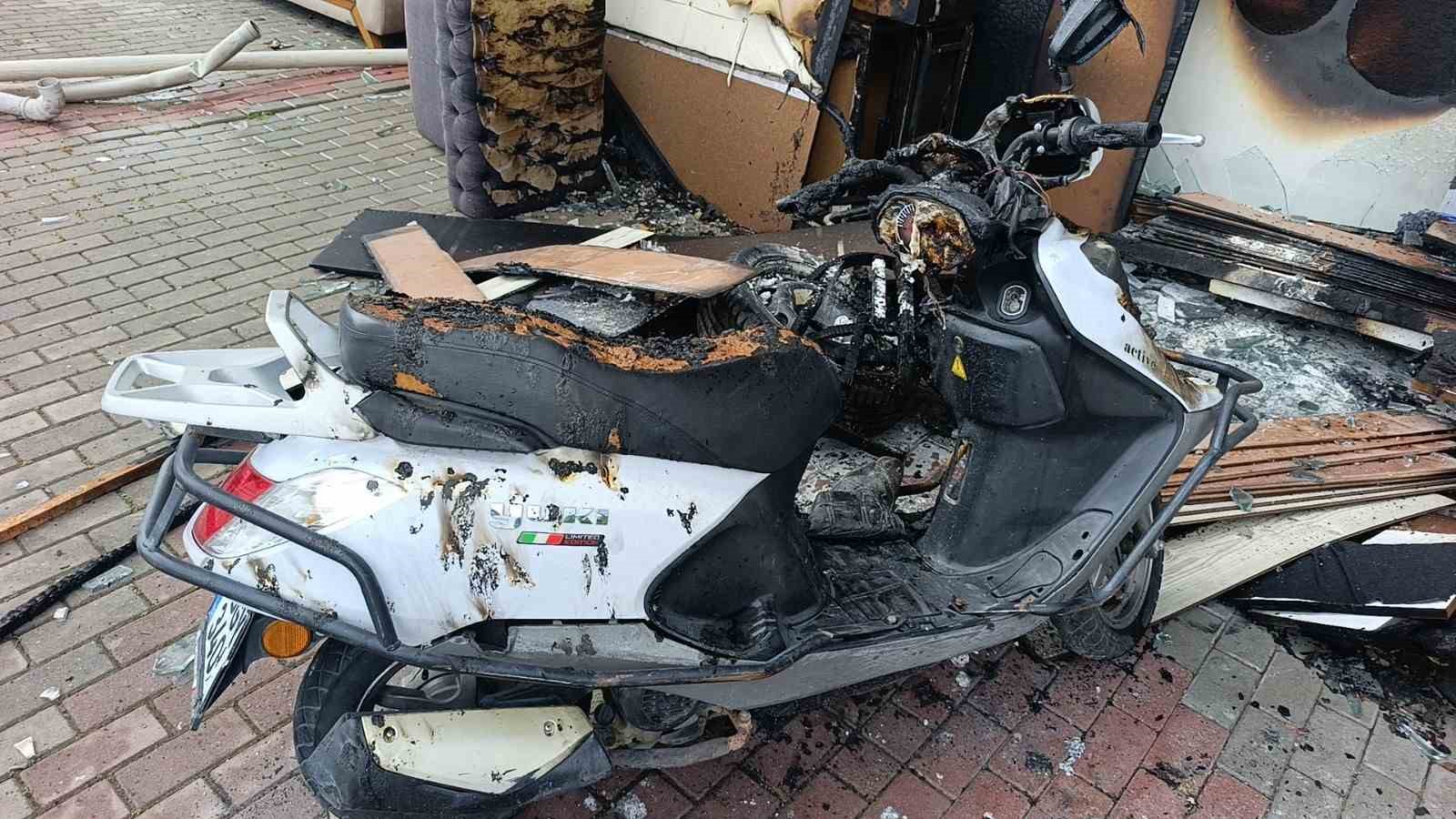 Uyurken camın patlama sesine uyandı, ihbarla iş yerini küle dönmekten kurtardı 7 uyurken camin patlama sesine uyandi ihbarla is yerini kule donmekten kurtardi 3 wjTtsyYT