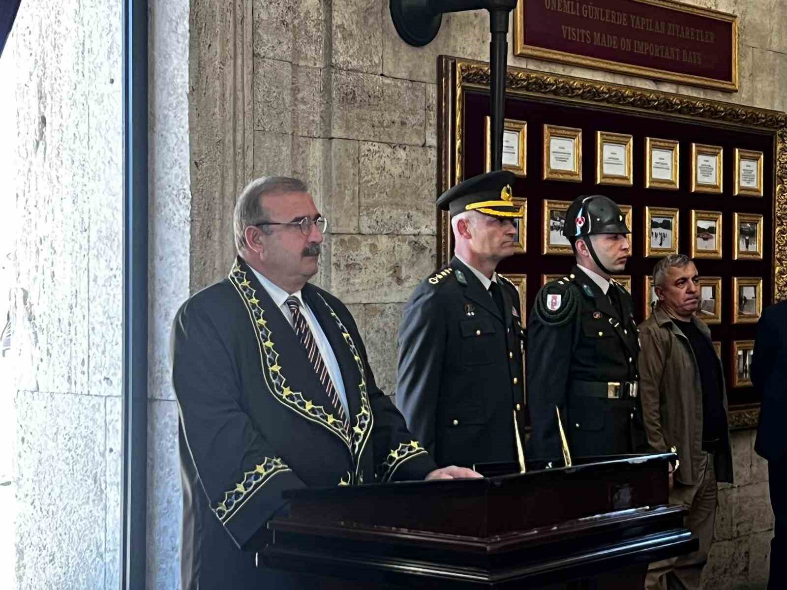 uyusmazlik mahkemesi baskani gulec anitkabiri ziyaret etti 0 HXJchdRd