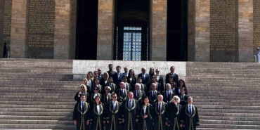 uyusmazlik-mahkemesi-baskani-gulec-anitkabiri-ziyaret-etti-uSdjhfBF.jpg