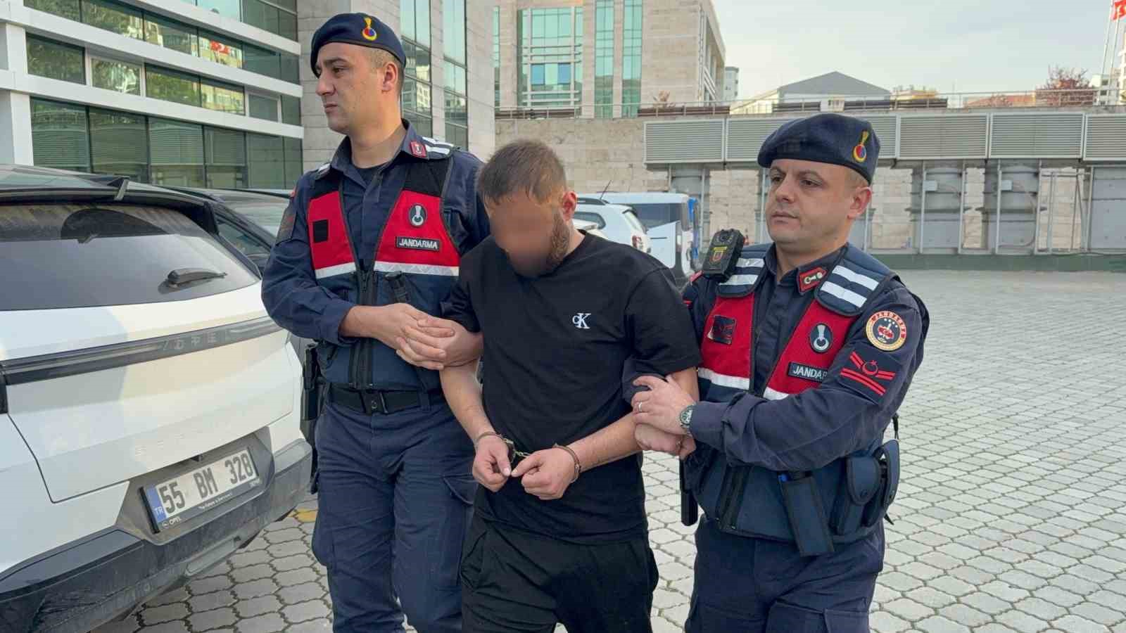 Uyuşturucu hapla ilgili gözaltına alınan şahıs tutuklandı 5 uyusturucu hapla ilgili gozaltina alinan sahis tutuklandi 1 25qa8z7U
