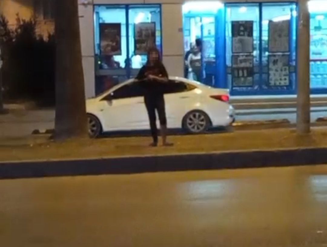 uyusturucu kullandigi one surulen genc kizin hareketleri sasirtti 1 vwwFAivc