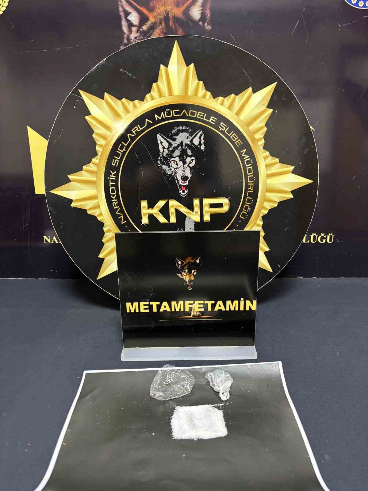 uyusturucu operasyonlarinda 3 supheli yakalandi 1 TPOIy7a9