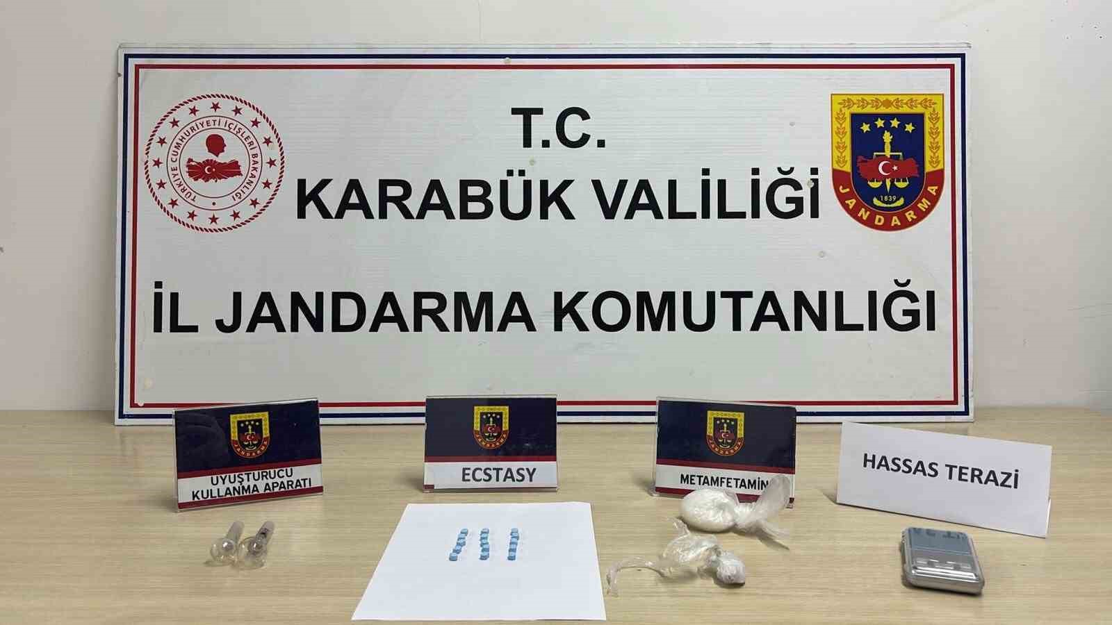 Uyuşturucu operasyonlarında 5 kişi yakalandı 4 uyusturucu operasyonlarinda 5 kisi yakalandi 0 3uwLPmrS