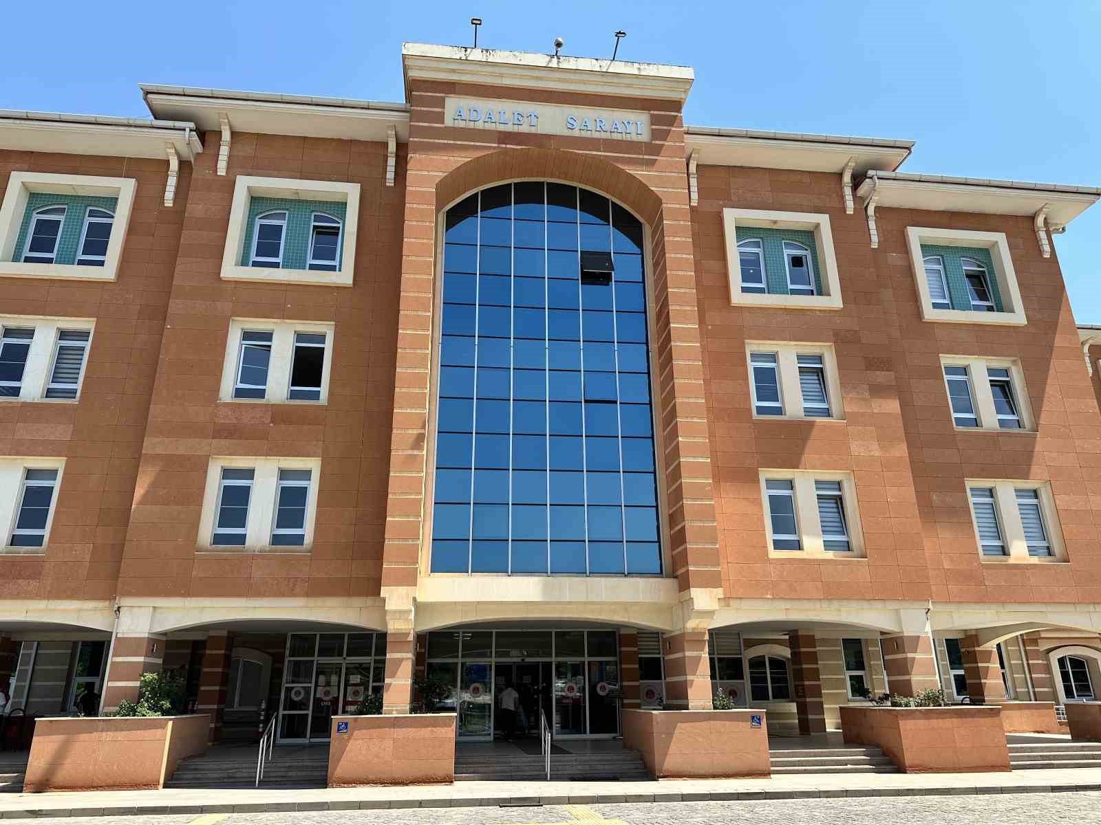 uyusturucu operasyonu davasinda 3 saniga 15er yil hapis cezasi 1 DdTl78WX