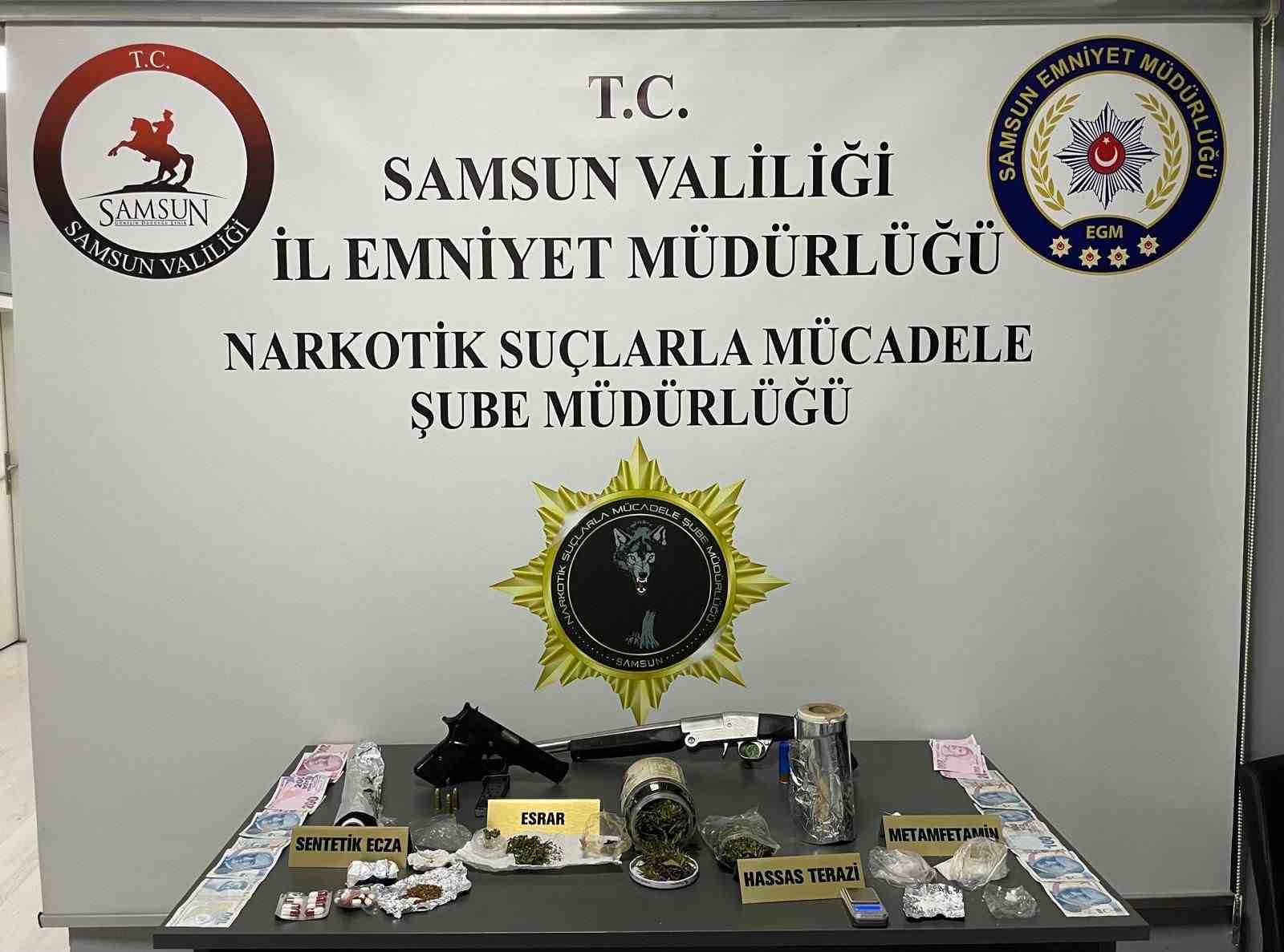 uyusturucu operasyonunda 3 kisi yakalandi 0 ktZnZOmN