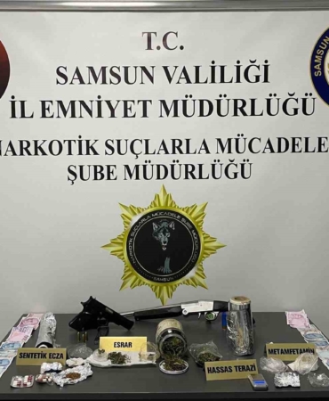 uyusturucu-operasyonunda-3-kisi-yakalandi-k7KmQOU3.jpg