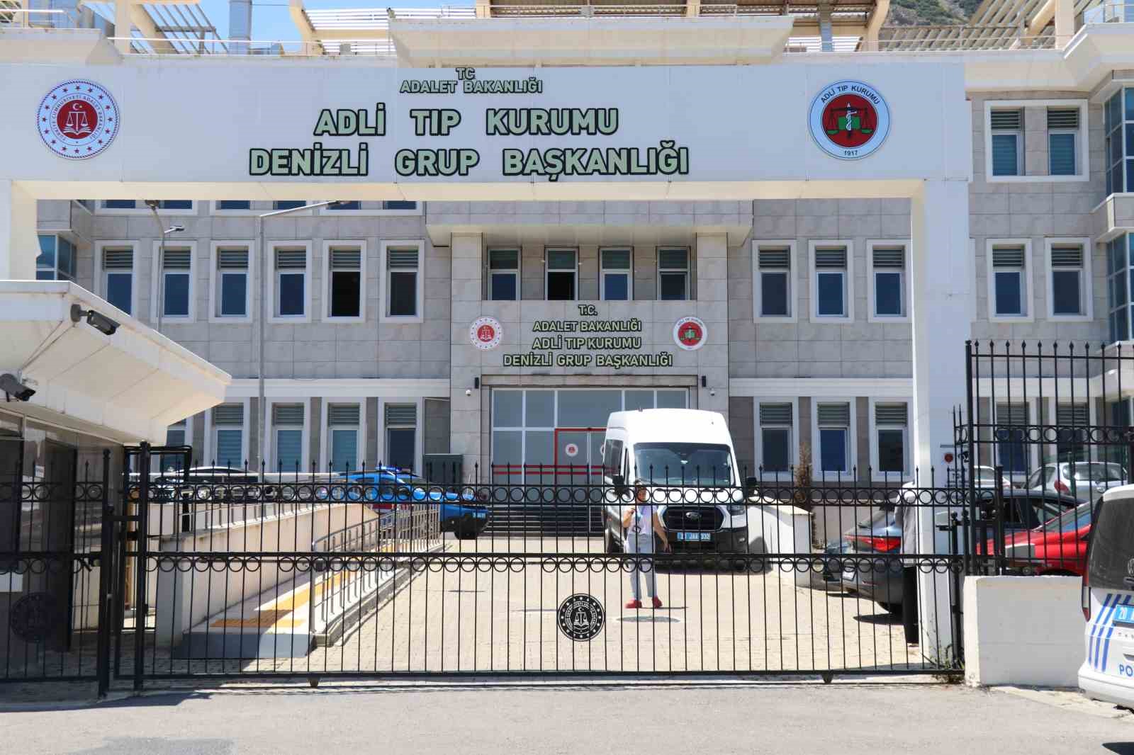 Uyuşturucu operasyonunda gözaltına alınan avukatlar adli tıbba sevk edildi 5 uyusturucu operasyonunda gozaltina alinan avukatlar adli tibba sevk edildi 1 zj5IBVTi