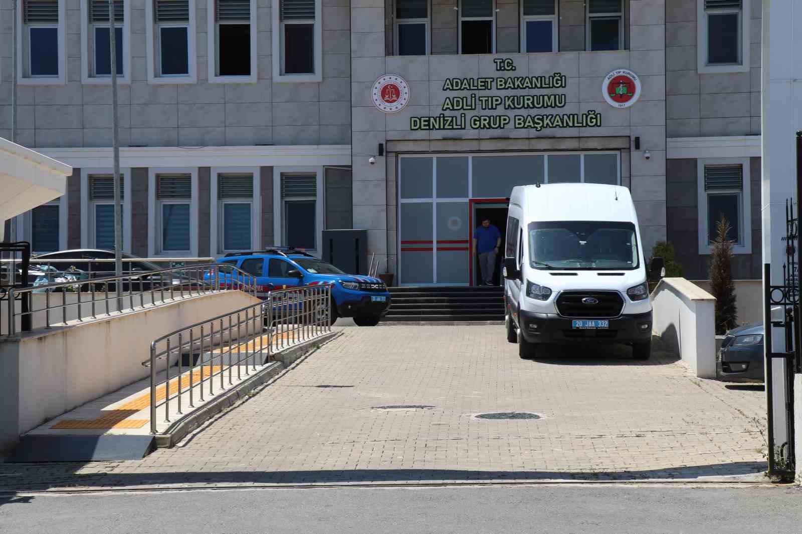 Uyuşturucu operasyonunda gözaltına alınan avukatlar adli tıbba sevk edildi 7 uyusturucu operasyonunda gozaltina alinan avukatlar adli tibba sevk edildi 3 Ehnf49m6
