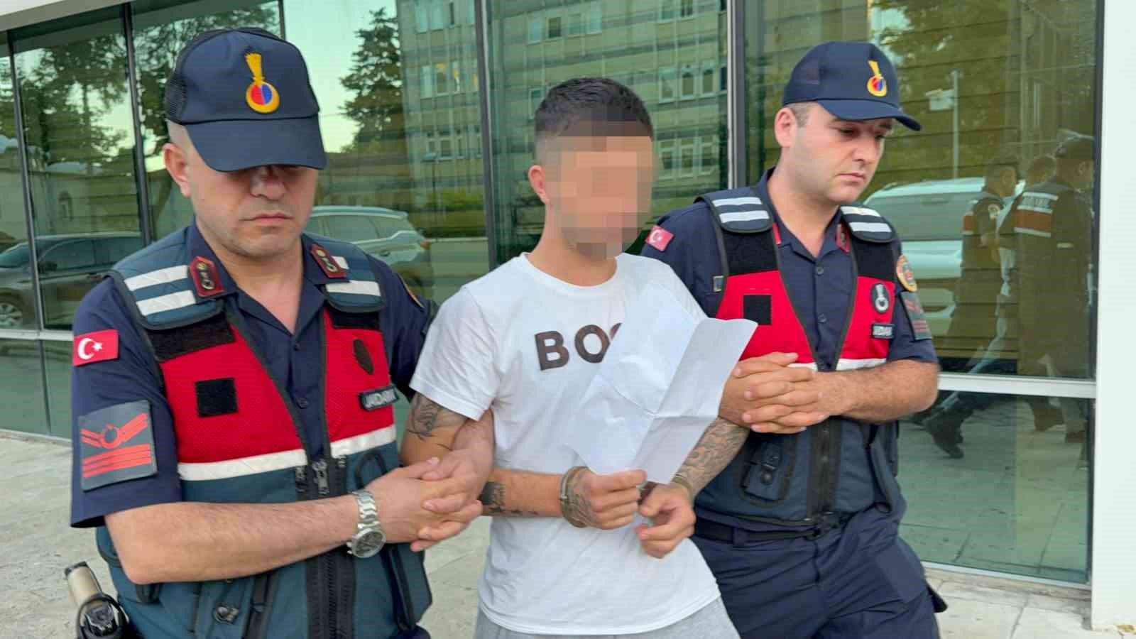 Uyuşturucu operasyonunda yakalanan genç tutuklandı 4 uyusturucu operasyonunda yakalanan genc tutuklandi 0 R6bqG9h4